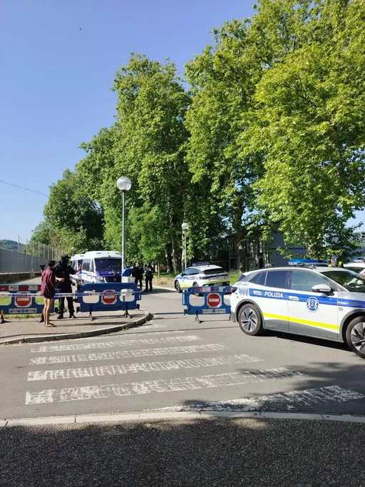 Interbentzio poliziala Gasteizko URSSA eta EGA fabriketan