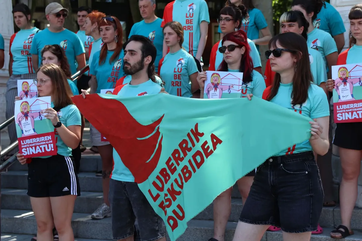 Sinadura-bilketa bat abiatu du Luberrik, Bilboko Konpartsetan normaltasunez parte hartu ahal izatearen alde