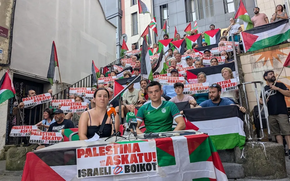 Presioari esker, bertan behera utzi dituzte talde israeldarrak lehiatu behar zituen OCRko Txapelketako probak