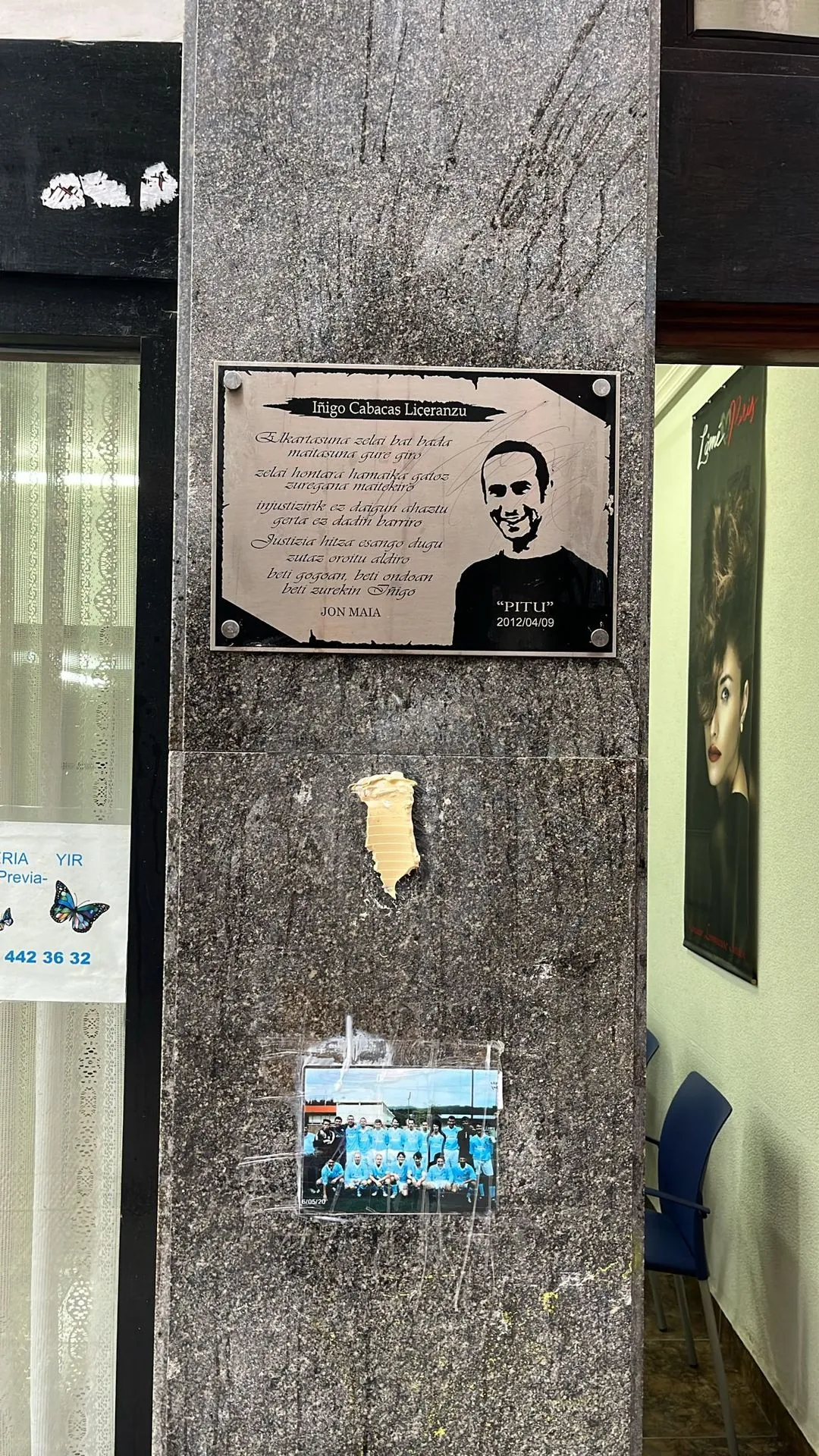 Eraso faxista bat salatu dute Bilboko Iñigo Cabacas plazan