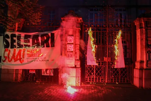 Selektibitatearen aurka mobilizatzera dei egin du IASek, campusetan egindako ekintzen bitartez