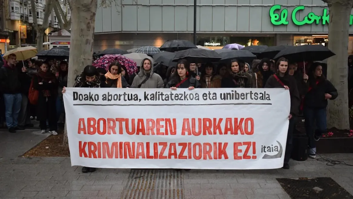 Lau hilabetean, Osakidetzak 322.372 euro bideratu ditu abortu-klinika pribatuetara