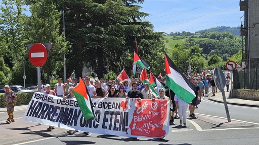 CAF palestinarren aurkako sarraskiari esker aberasten ari dela salatu du Palestinarekin Elkartasunak