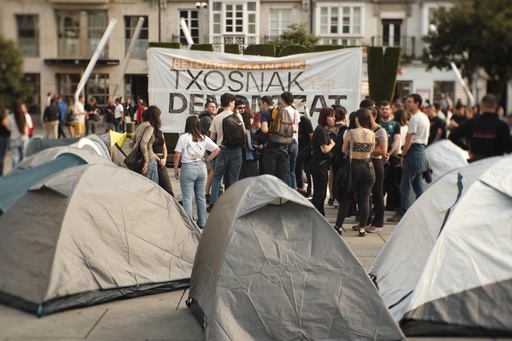 Gasteizko Txosna Batzordeari bilera bat eskatu diote GKSk eta Etxebizitza Sindikatu Sozialistak, aterabide bat adosteko