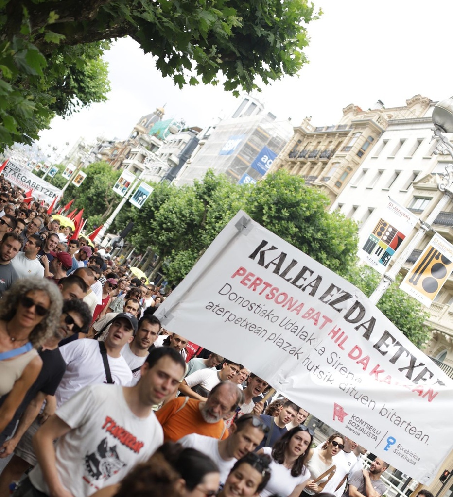 Etxerik gabeko pertsona bat hil da Tuteran