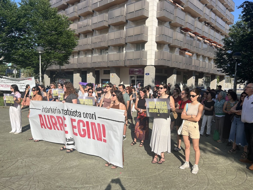 Donostian, neska adingabe bati hainbatetan egin dizkio sexu-erasoak gazte batek