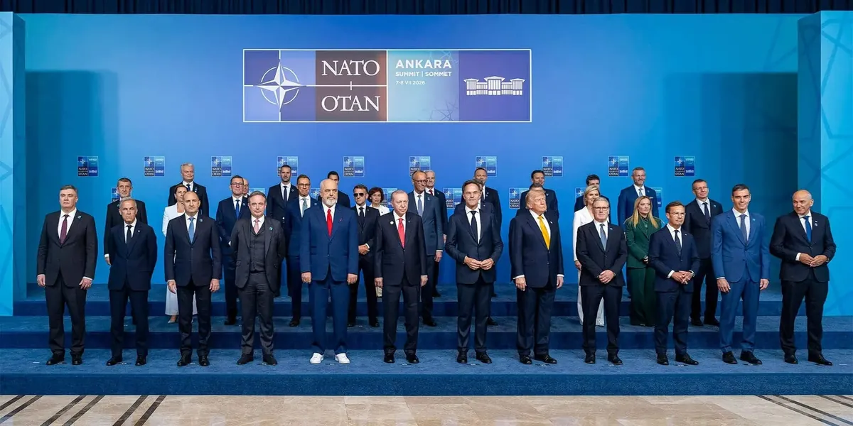 NATOk 80.000 milioi gehiago emango dizkio Ukrainari, eta banku militar bat sortu du