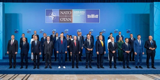 NATOk 80.000 milioi gehiago emango dizkio Ukrainari, eta banku militar bat sortu du