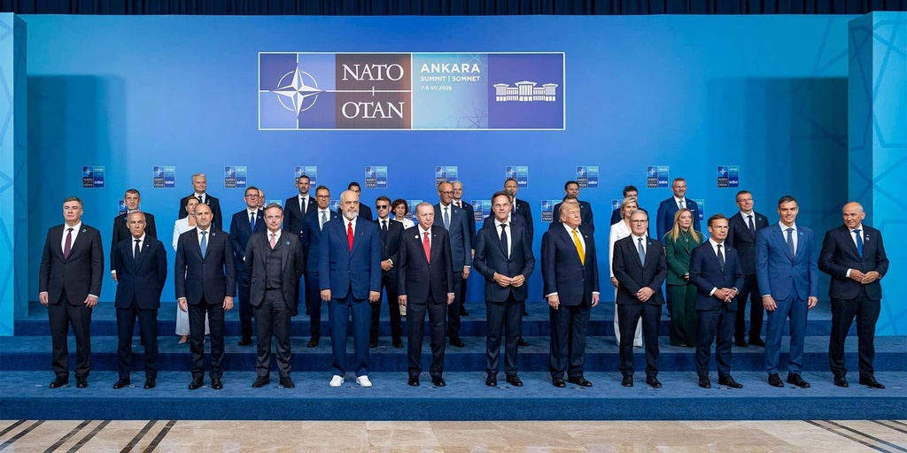 NATOk 80.000 milioi gehiago emango dizkio Ukrainari, eta banku militar bat sortu du