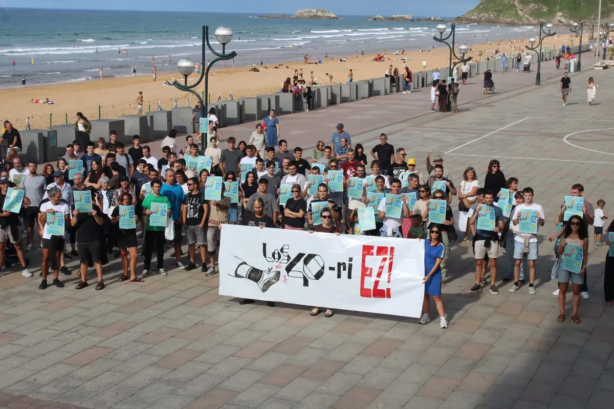 Zarautzen, Los 40 Summer Liven aurkako egitarau bat antolatu dute hilaren 30erako