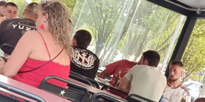 Erreakzioak Berriozarko taberna batean gertatutakoari
