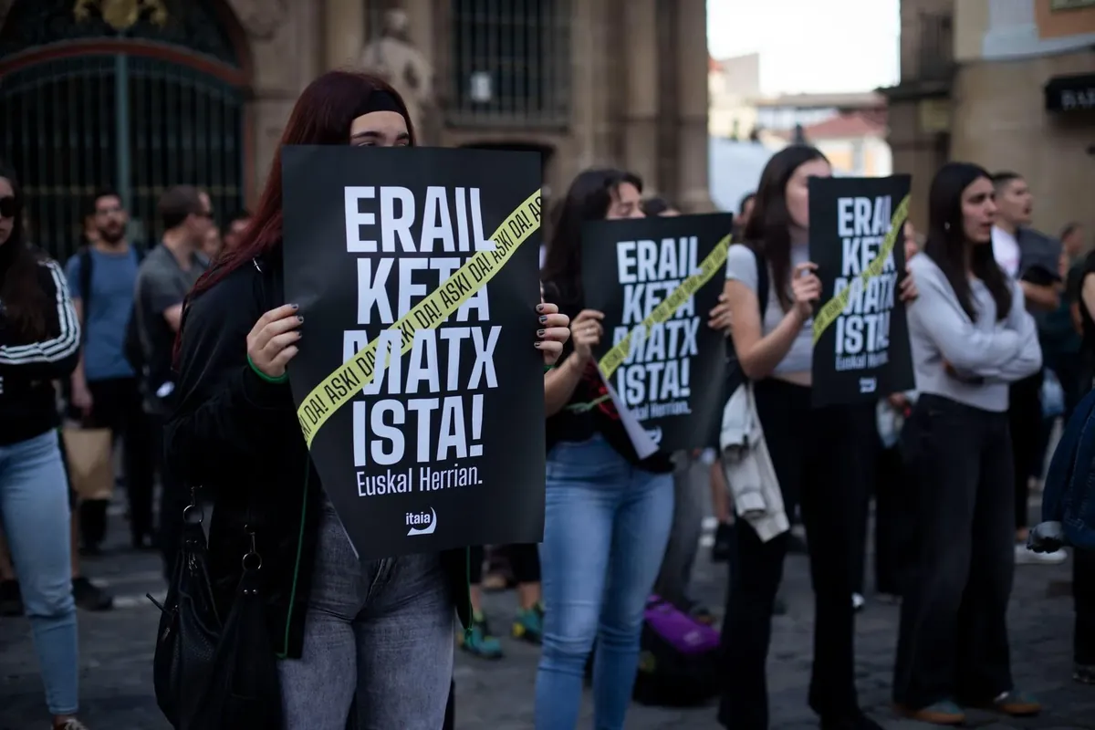 Iruñean bikotekide ohiaren etxeari su emateagatik auzipetutako gizona, absolbitua