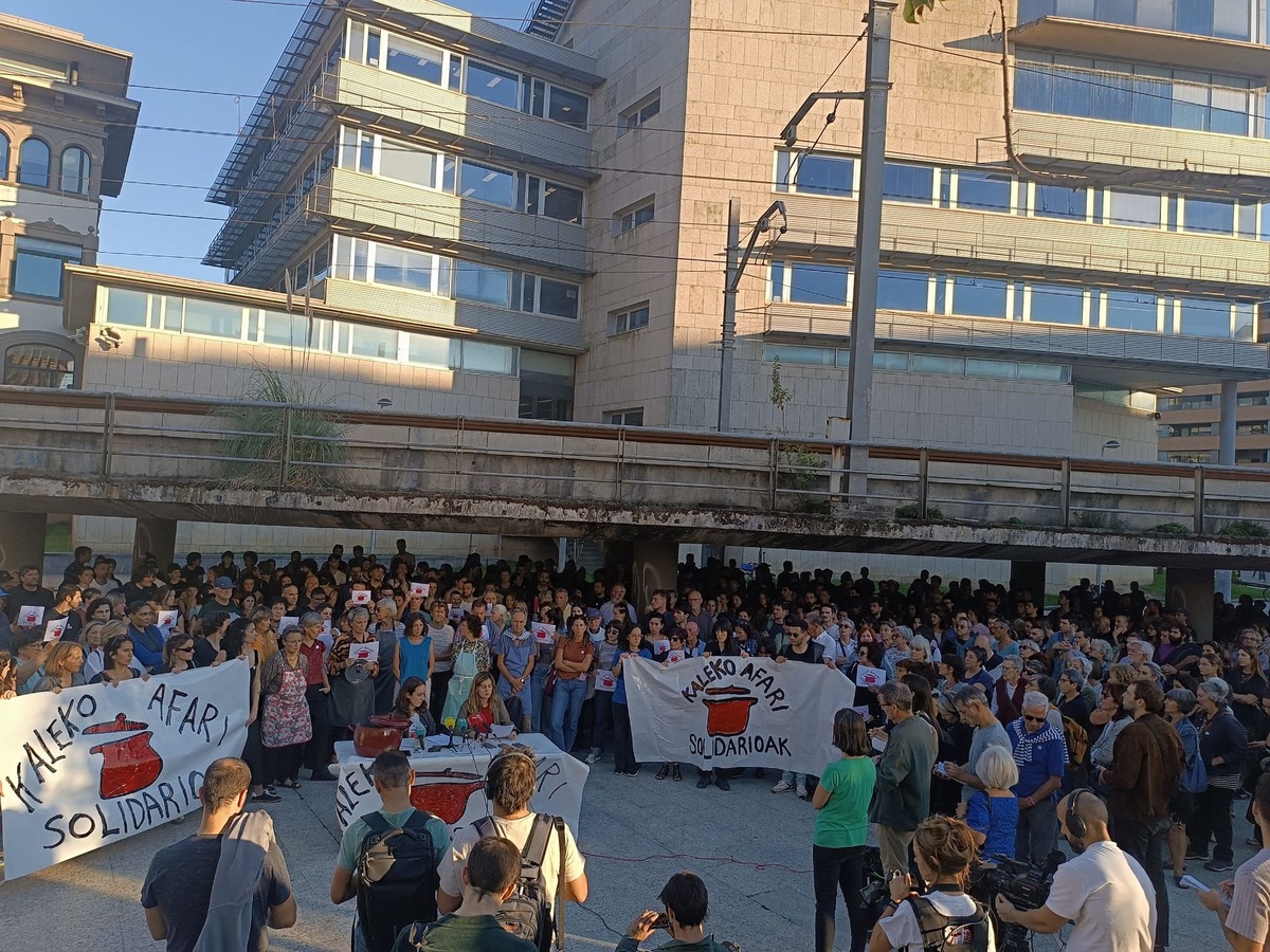 Kaleko Afari Solidarioak debekatu ditu berriz Donostiako Udalak