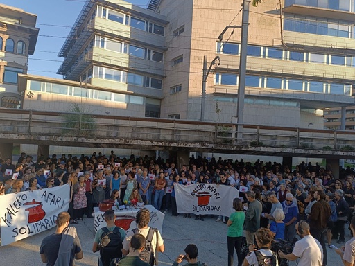 Kaleko Afari Solidarioak debekatu ditu berriz Donostiako Udalak