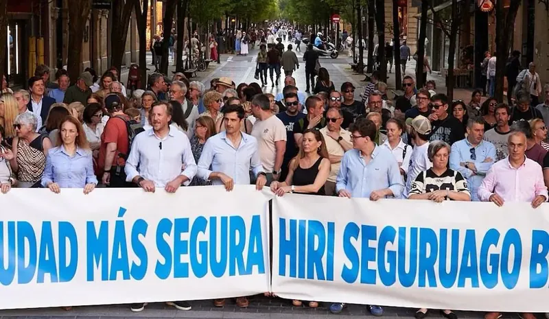 Donostiako PP eta LQNTCDD astero egon dira afari solidarioei jazartzeko txandak egiten