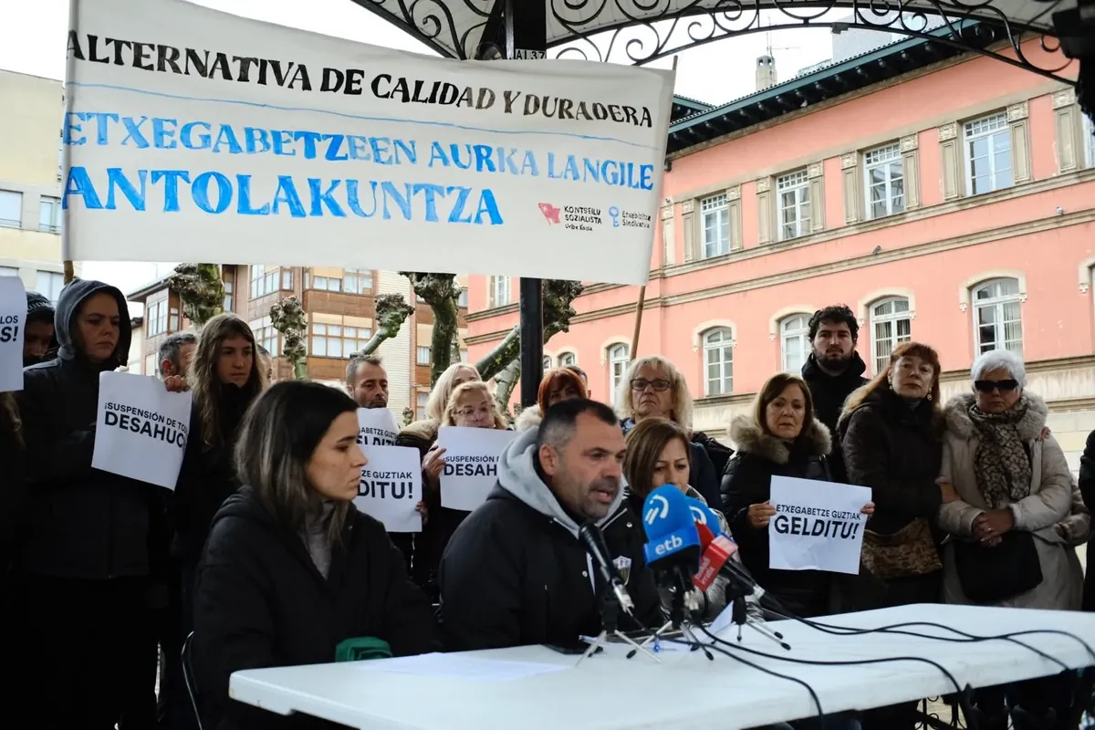 Ia 1.500 pertsona artatu ditu Euskal Herriko  Etxebizitza Sindikatu Sozialistak 2025-2026  ikasturtean