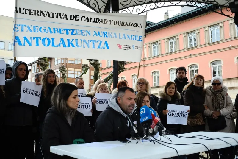 Ia 1.500 pertsona artatu ditu Euskal Herriko  Etxebizitza Sindikatu Sozialistak 2025-2026  ikasturtean