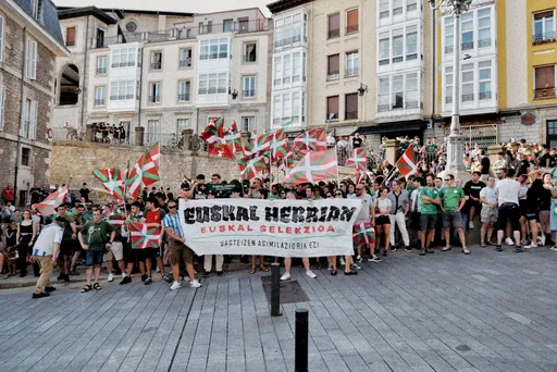 Sei lagun atxilotu dituzte Gasteizen, Euskal Selekzioaren aldeko protesta baten harira