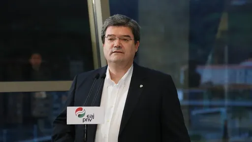 Aburto: "Kaleko saltzaileak erakunde kriminal baten parte dira"