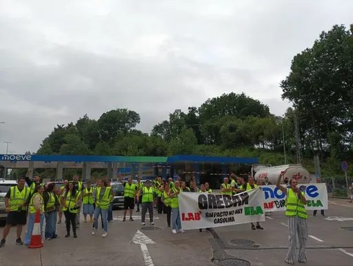 Gipuzkoako Moeve gasolindegietan, hirugarrenez egin dute greba asteburuan