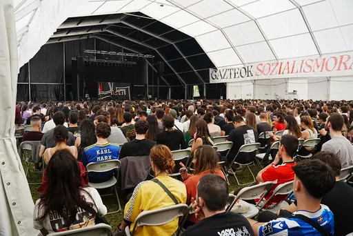 Gazte Topagune Sozialistaren 200 aurkezpen baino gehiago Euskal Herrian