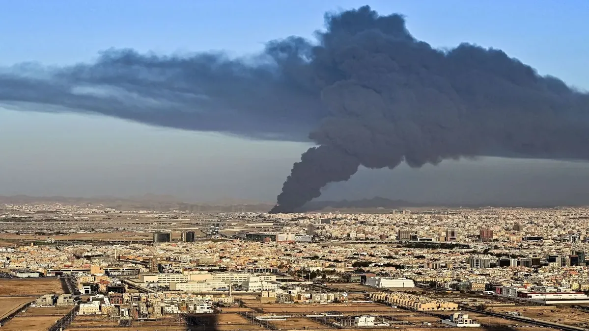 Saudi Arabiak bertan behera utzi ditu Europarako petrolio bidalketak