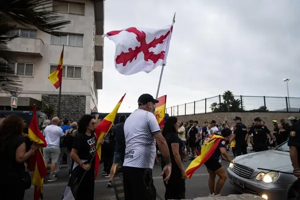 Ceutara iristean, faxisten lintxamendua jasan du Negu Gorriakek