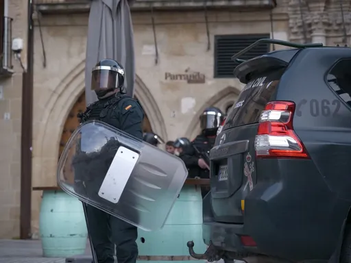 Hamahiru lagun epaituko dituzte azaroan, Lizarran Voxen aurka egindako protesta bat dela-eta