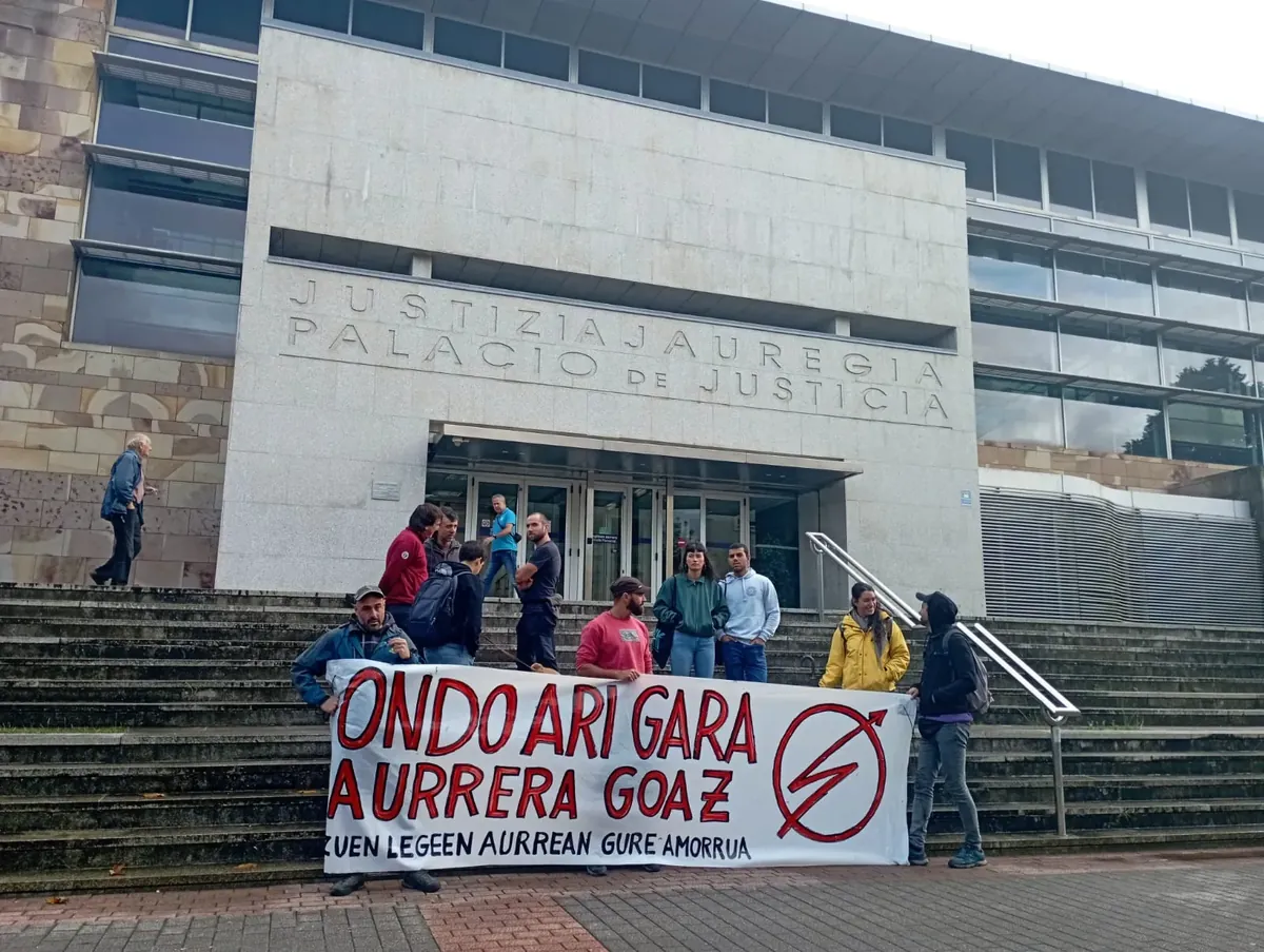 Desalojo arriskuan dago Larrabasterrako Auzoetxea