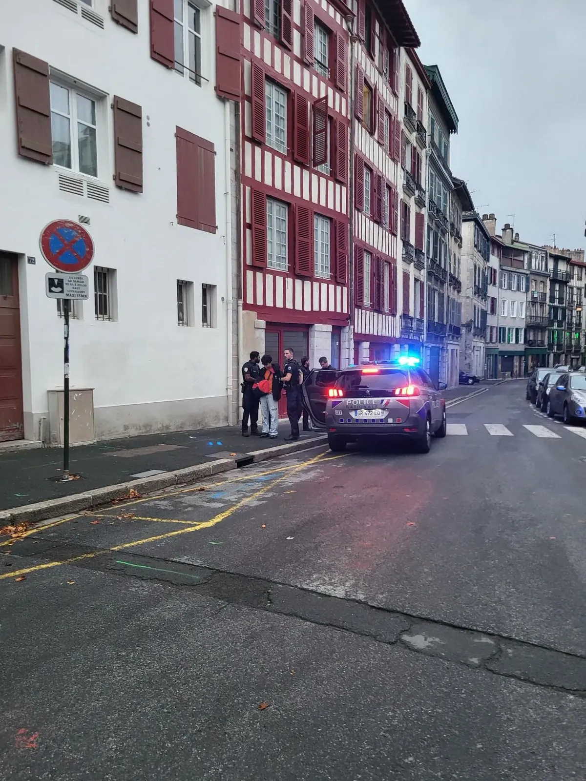 Gutxienez lau ikasle atxilotu dituzte Baionan, hezkuntza sistemaren aurkako protestetan