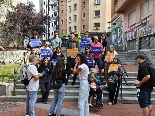 Gasteizen, alternatibarik gabe etxegabetu zuten familia bat ostiralean