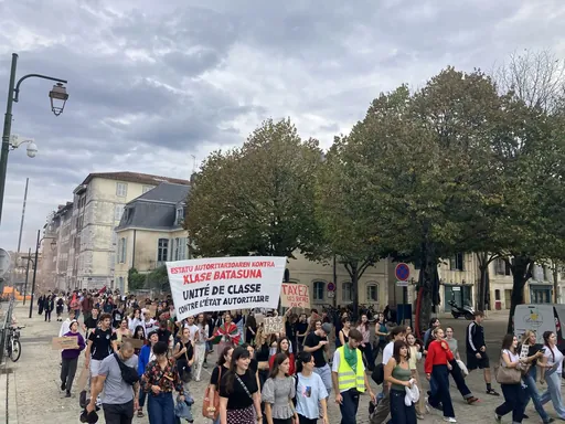Baionan, protestekin jarraitzen dute ikasleek