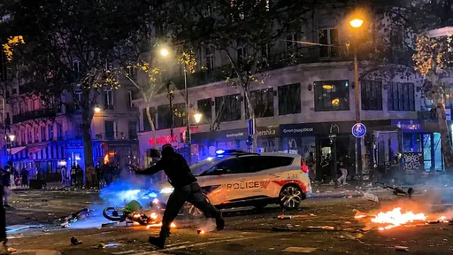 Adingabe batek begi bateko ikusmena galdu du Frantzian, Poliziak botatako gasagatik