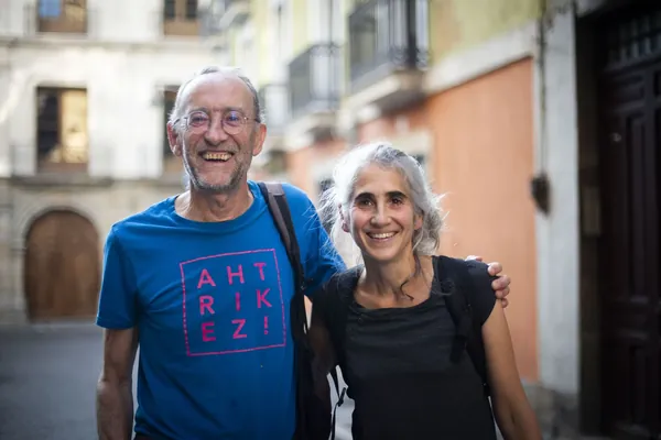 "220 orri baino gehiagoko ikerketa, kontrolak, matrikulak, janzkera eta abar; eromena izan da"