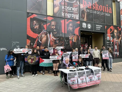 Hapoel eta Maccabi talde israeldarrak Gasteizera etorriko direla salatu du berriz Palestinarekin Elkartasunak