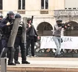 'Bigarren Ekinaldia' Baionan (I): milaka lagun bizitzaren garestitzearen aurka, polizien eta faxisten kargak, eta hamaika atxilotu
