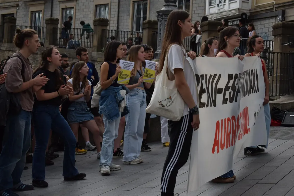 Talde-bortxaketa Gasteizen: bi emakume bortxatu dituzte lau gizonek