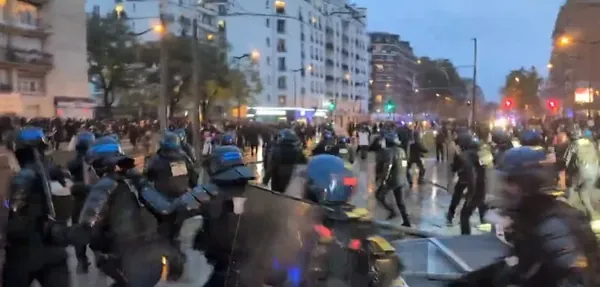 'Bigarren Ekinaldia' Frantziako Estatuan (II): ehunka milaka lagunek aurre egin diete debekuei eta Poliziaren bortizkeriari