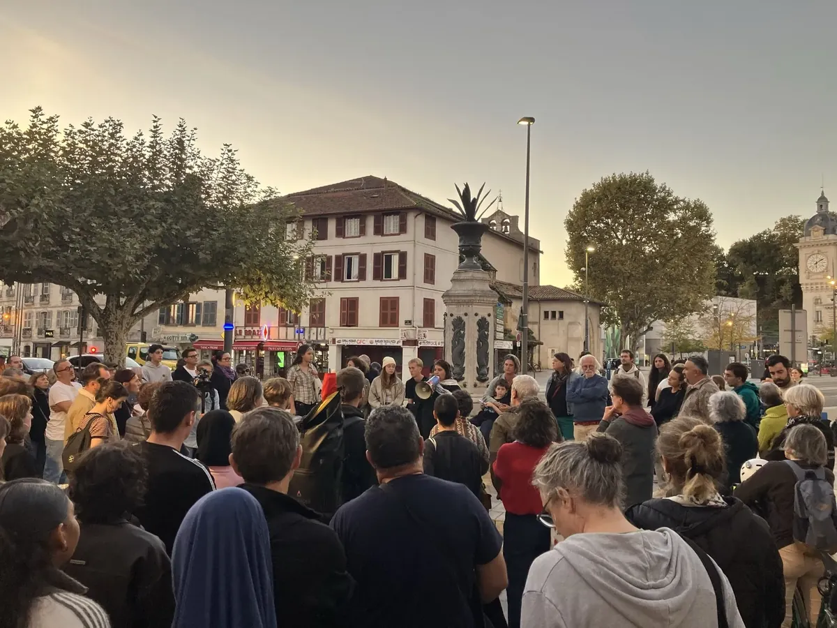 Trappeseko erailketa arrazista salatu dute Baionan eta Donibane Lohitzunen